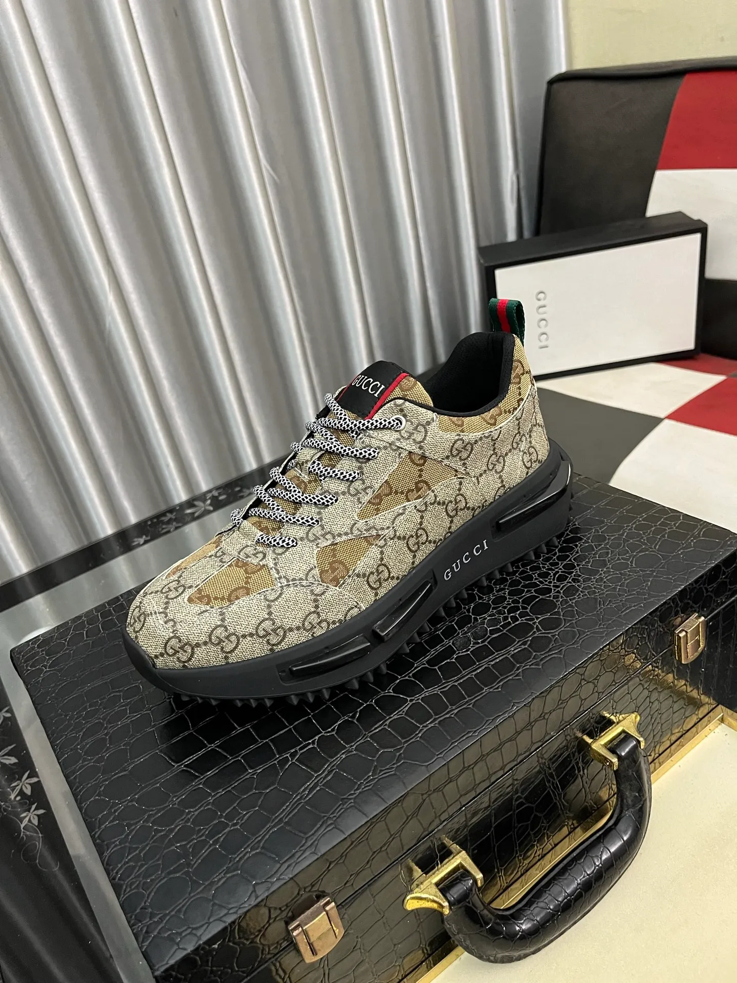 Men's Men's Shoes 💰458⌚️⌚️《GUCCI》The latest hot-selling casual shoes, top brand [seduce] luxury~purchase, top~quality. Products sold at the counter [strong] Original embossed calfskin fabric ➕ Comfortable sheepskin lining, code number: 38-443️⃣colors available